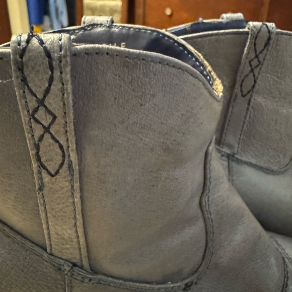 Very Volatile Los Angeles blue booties size 6.5 - Picture 10 of 10